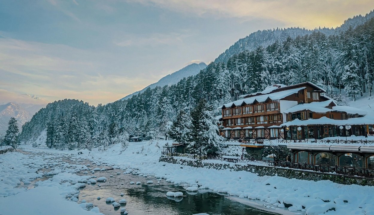 Kashmir Luxury Tour